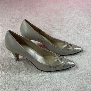 Renzo Fontanelli Italian gold shimmer faux snakeskin pumps, size 8 AAA narrow